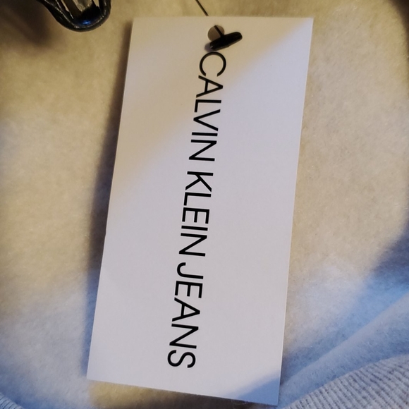 NWT Calvin Klein Sweatshirt - Picture 6 of 6